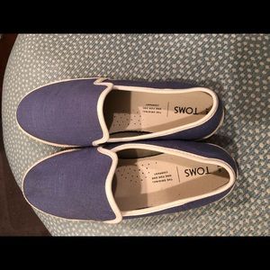 TOMS slip-on sneaker. Blue canvas.